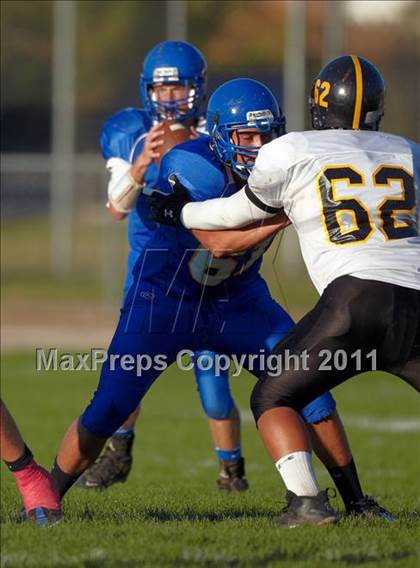 Thumbnail 3 in Rio Linda @ Del Campo photogallery.