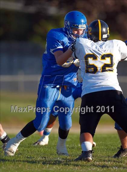 Thumbnail 1 in Rio Linda @ Del Campo photogallery.