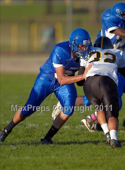 Thumbnail 1 in Rio Linda @ Del Campo photogallery.