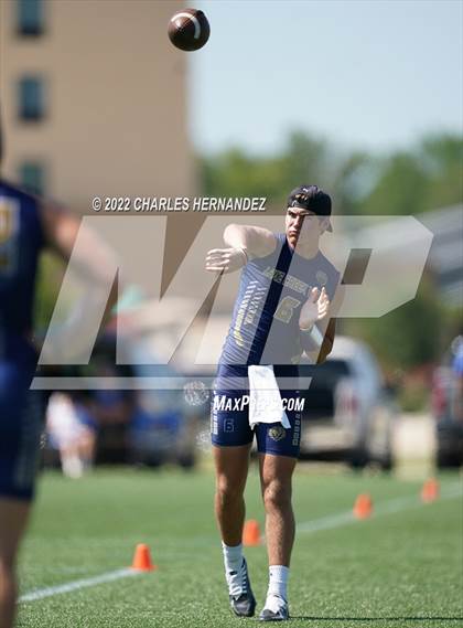 Thumbnail 3 in Lake Belton vs Lake Creek (Texas 7 on 7 State Qualifier) photogallery.