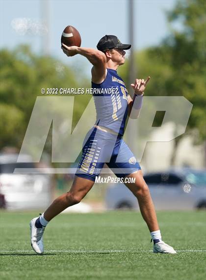 Thumbnail 2 in Lake Belton vs Lake Creek (Texas 7 on 7 State Qualifier) photogallery.