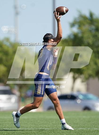 Thumbnail 3 in Lake Belton vs Lake Creek (Texas 7 on 7 State Qualifier) photogallery.