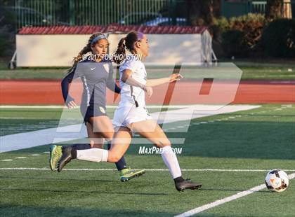 Thumbnail 2 in Claremont vs St. Lucy's (Claremont Tournament) photogallery.