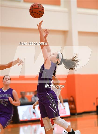 Thumbnail 3 in Boerne vs Lee [Robert E.] (SAISD Invitational) photogallery.