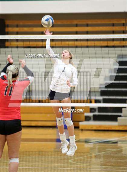 Thumbnail 2 in Anchor Bay vs Port Huron Northern (MHSAA District Semifinal) photogallery.