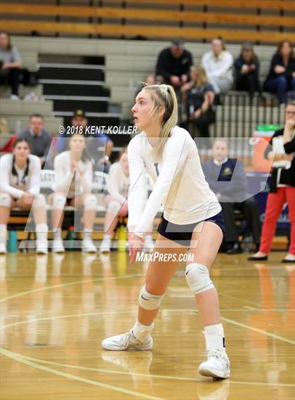 Thumbnail 3 in Anchor Bay vs Port Huron Northern (MHSAA District Semifinal) photogallery.