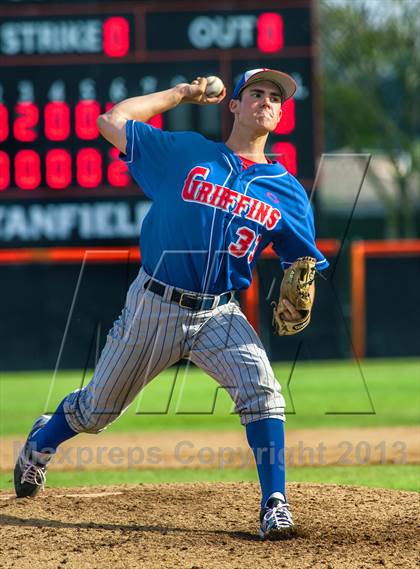Thumbnail 2 in Huntington Beach vs. Los Alamitos photogallery.