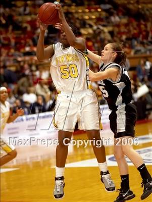 Thumbnail 3 in Stockdale vs West-Bakersfield (CS D1 Final) photogallery.