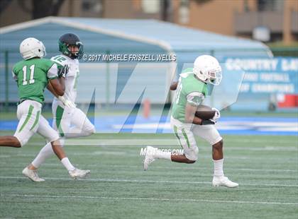 Thumbnail 1 in Lincoln vs Hilltop (SDFL Kickoff Classic) photogallery.