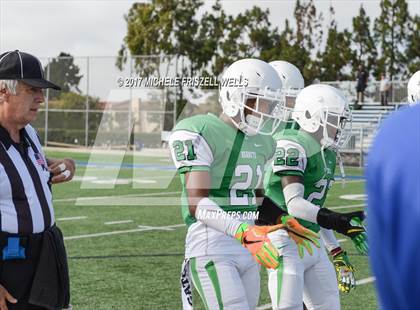 Thumbnail 3 in Lincoln vs Hilltop (SDFL Kickoff Classic) photogallery.