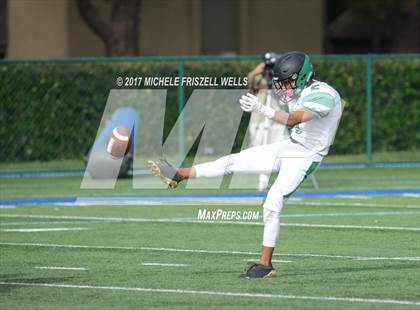 Thumbnail 3 in Lincoln vs Hilltop (SDFL Kickoff Classic) photogallery.