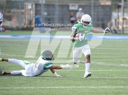 Thumbnail 1 in Lincoln vs Hilltop (SDFL Kickoff Classic) photogallery.