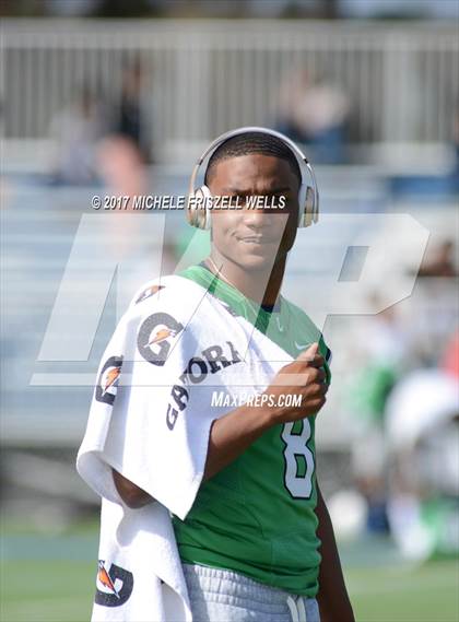 Thumbnail 1 in Lincoln vs Hilltop (SDFL Kickoff Classic) photogallery.