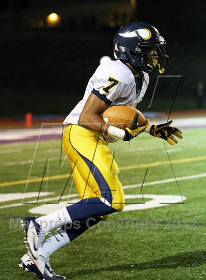 Thumbnail 3 in Upper St. Clair vs. Central Catholic photogallery.