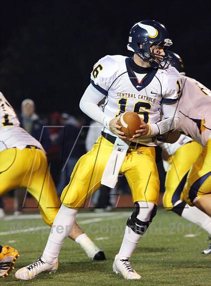 Thumbnail 2 in Upper St. Clair vs. Central Catholic photogallery.