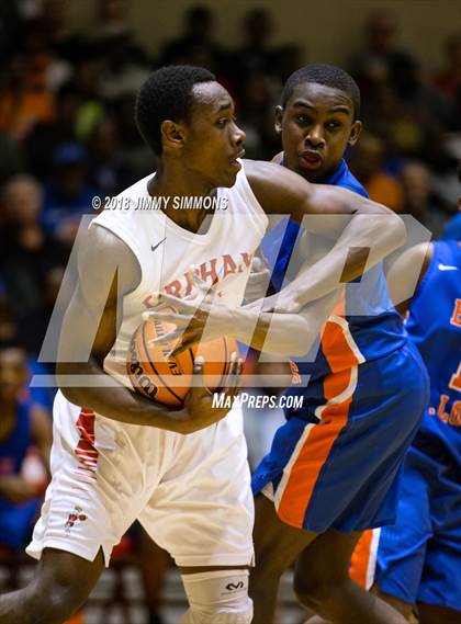 Thumbnail 3 in Centralia vs. East St. Louis (IHSA 3A Sectional) photogallery.