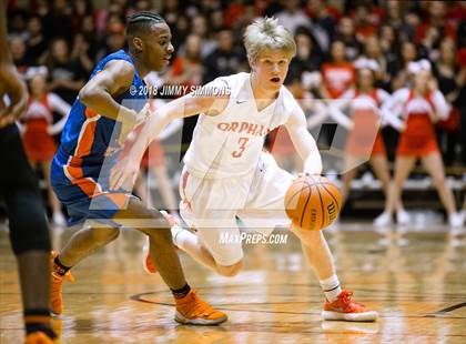 Thumbnail 3 in Centralia vs. East St. Louis (IHSA 3A Sectional) photogallery.