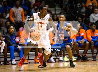 Thumbnail 1 in Centralia vs. East St. Louis (IHSA 3A Sectional) photogallery.