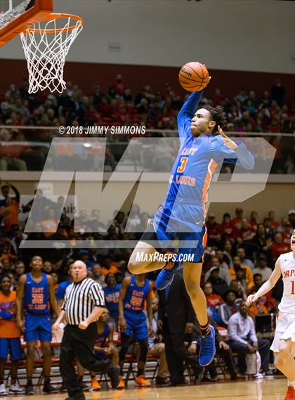 Thumbnail 3 in Centralia vs. East St. Louis (IHSA 3A Sectional) photogallery.