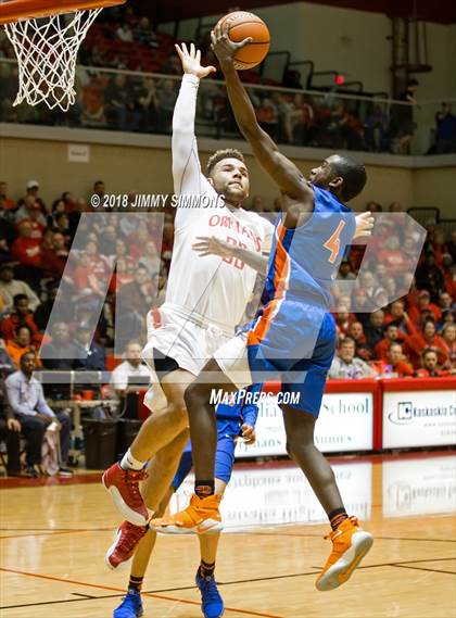 Thumbnail 3 in Centralia vs. East St. Louis (IHSA 3A Sectional) photogallery.