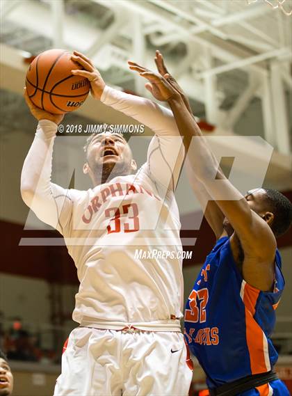 Thumbnail 2 in Centralia vs. East St. Louis (IHSA 3A Sectional) photogallery.