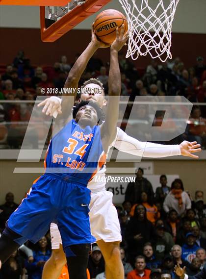 Thumbnail 3 in Centralia vs. East St. Louis (IHSA 3A Sectional) photogallery.