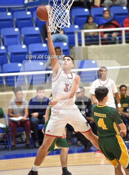 Thumbnail 3 in Stevens [John Paul] vs Holmes photogallery.