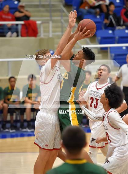 Thumbnail 1 in Stevens [John Paul] vs Holmes photogallery.