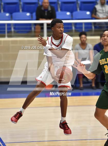 Thumbnail 2 in Stevens [John Paul] vs Holmes photogallery.