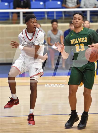 Thumbnail 3 in Stevens [John Paul] vs Holmes photogallery.