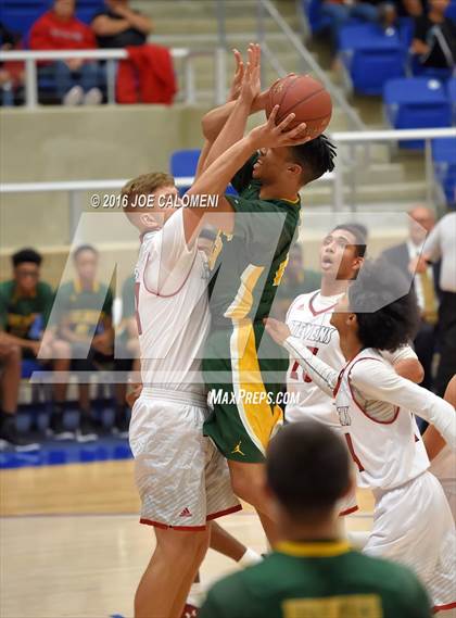 Thumbnail 2 in Stevens [John Paul] vs Holmes photogallery.
