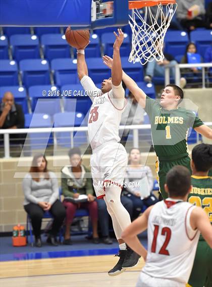 Thumbnail 2 in Stevens [John Paul] vs Holmes photogallery.