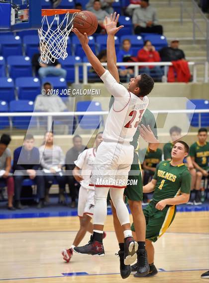 Thumbnail 2 in Stevens [John Paul] vs Holmes photogallery.