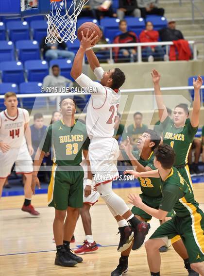 Thumbnail 3 in Stevens [John Paul] vs Holmes photogallery.