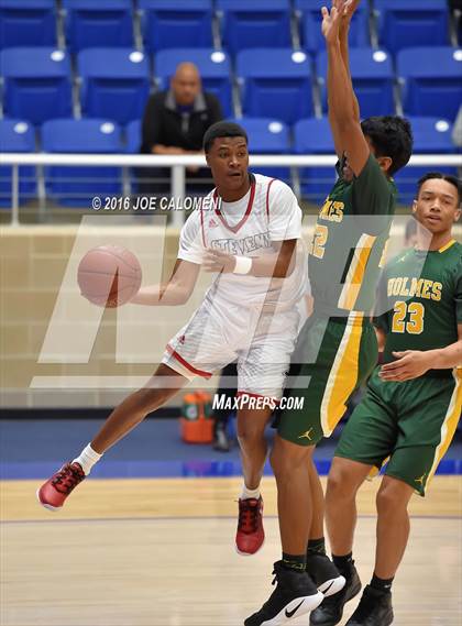 Thumbnail 2 in Stevens [John Paul] vs Holmes photogallery.