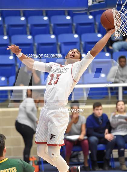 Thumbnail 1 in Stevens [John Paul] vs Holmes photogallery.