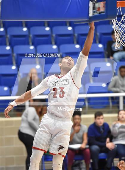 Thumbnail 3 in Stevens [John Paul] vs Holmes photogallery.