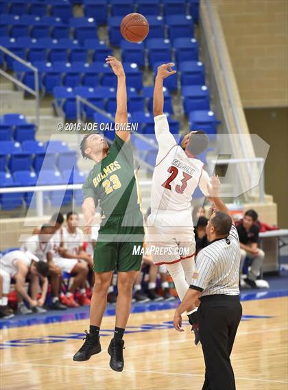 Thumbnail 2 in Stevens [John Paul] vs Holmes photogallery.