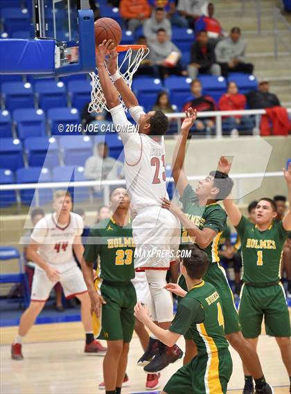 Thumbnail 1 in Stevens [John Paul] vs Holmes photogallery.