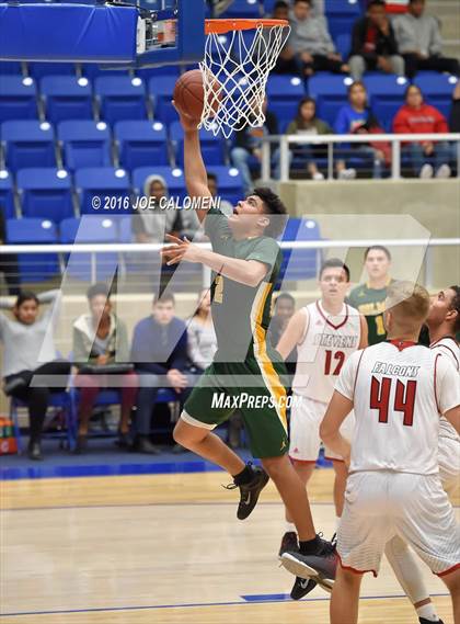 Thumbnail 2 in Stevens [John Paul] vs Holmes photogallery.