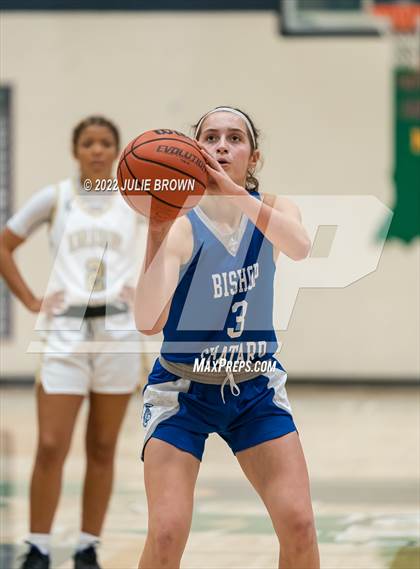 Thumbnail 3 in Indianapolis Bishop Chatard vs Cathedral (City Tournament Final) photogallery.