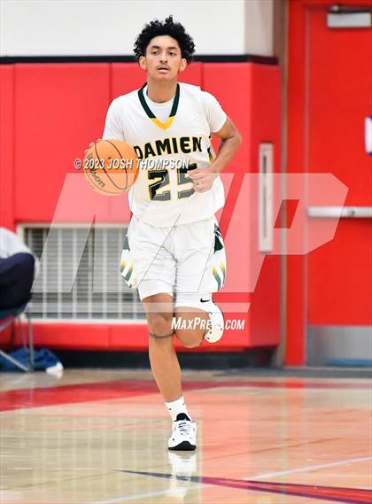 Thumbnail 1 in Damien vs. Hillcrest photogallery.