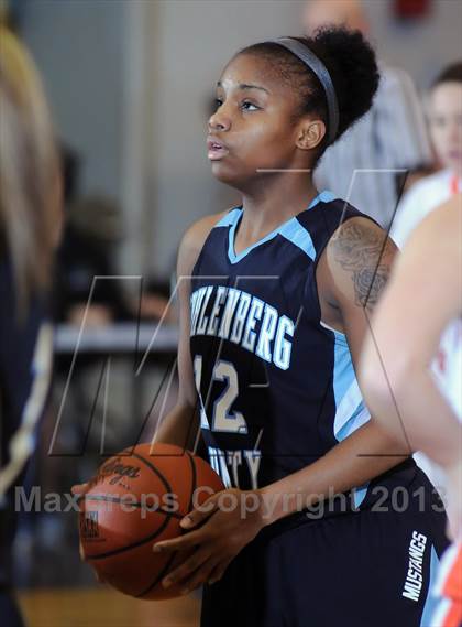 Thumbnail 2 in Muhlenberg County vs Grayson County (KHSAA 3rd Region Tournament) photogallery.