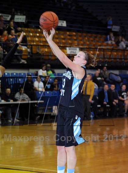 Thumbnail 2 in Muhlenberg County vs Grayson County (KHSAA 3rd Region Tournament) photogallery.