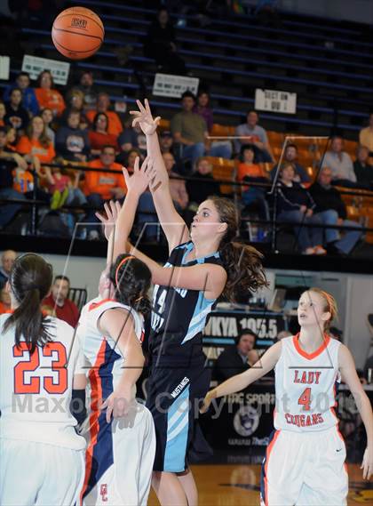 Thumbnail 1 in Muhlenberg County vs Grayson County (KHSAA 3rd Region Tournament) photogallery.