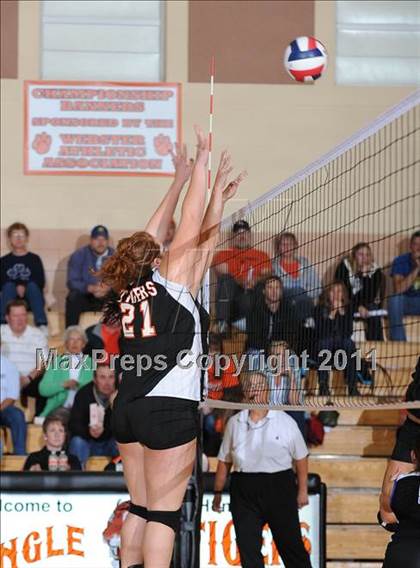 Thumbnail 3 in St. Croix Central vs. Webster (WIAA First Round Regionals) photogallery.