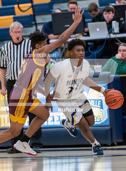 Thumbnail 2 in Bloomington North @ Mooresville photogallery.
