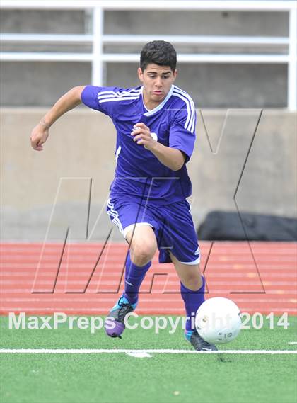 Thumbnail 1 in Liberty vs. Hallsville (UIL 4A Region 2 Semifinal) photogallery.