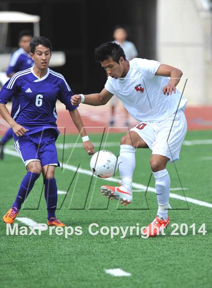 Thumbnail 1 in Liberty vs. Hallsville (UIL 4A Region 2 Semifinal) photogallery.