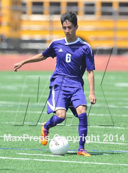 Thumbnail 1 in Liberty vs. Hallsville (UIL 4A Region 2 Semifinal) photogallery.